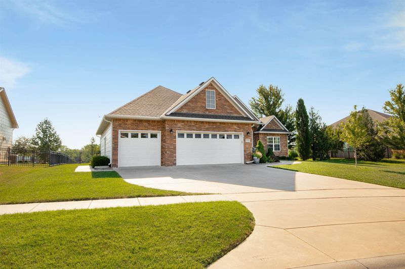 2406 N Sawgrass Ct, Derby, KS 67037