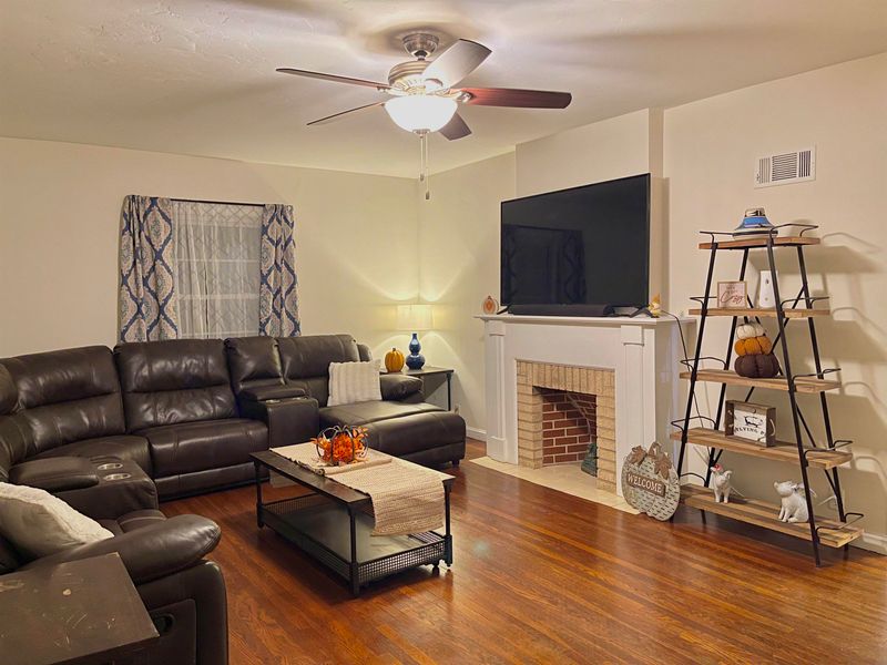 607 N 3rd St, Arkansas City, KS 67005