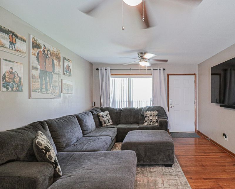 1211 E 61st St N, Park City, KS 67219