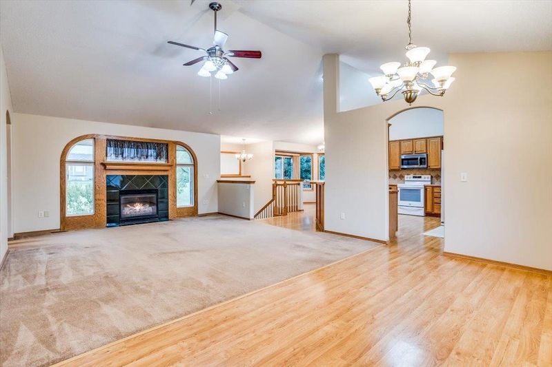 949 E Lost Hills, Derby, KS 67037