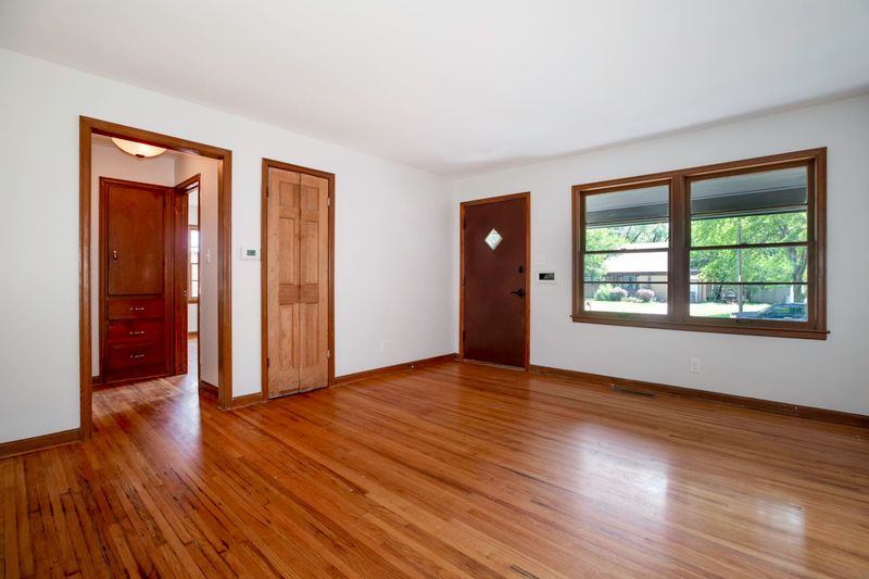 7232 E Morris St, Wichita, KS 67207