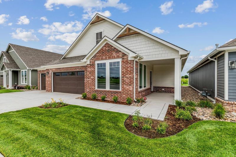 324 W Boxthorn Dr, Andover, KS 67002