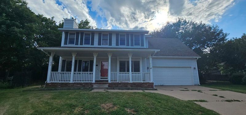 913 E Terrace Ct, Derby, KS 67037