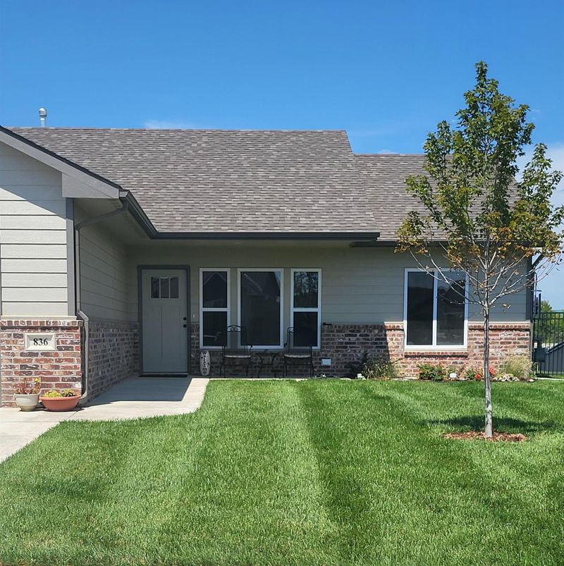836 E Sunset St, Goddard, KS 67052