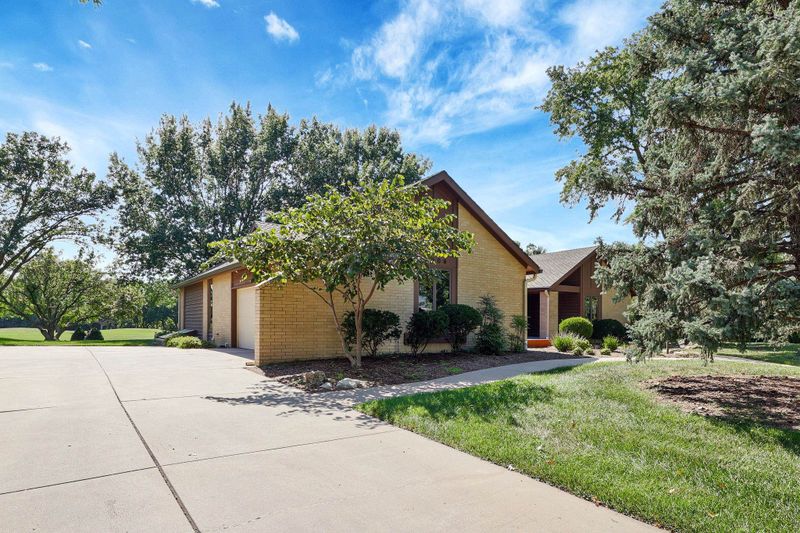 8909 E Boxthorn St, Wichita, KS 67226
