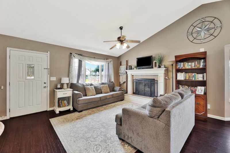2526 E Burlington Ct, Park City, KS 67219