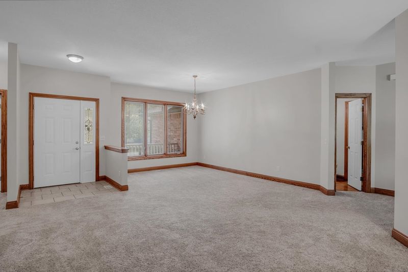 716 Normandy Rd, Newton, KS 67114