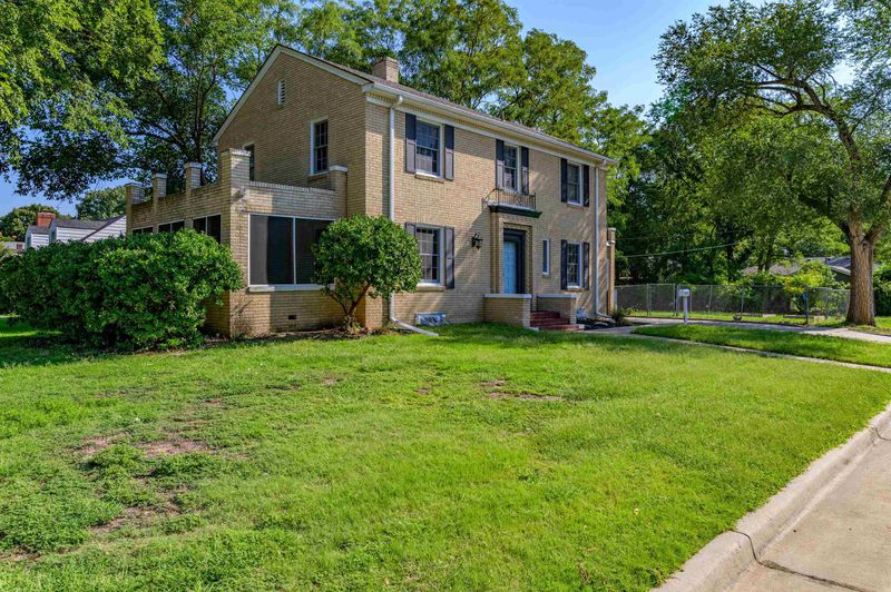 5506 E Gilbert St, Wichita, KS 67218