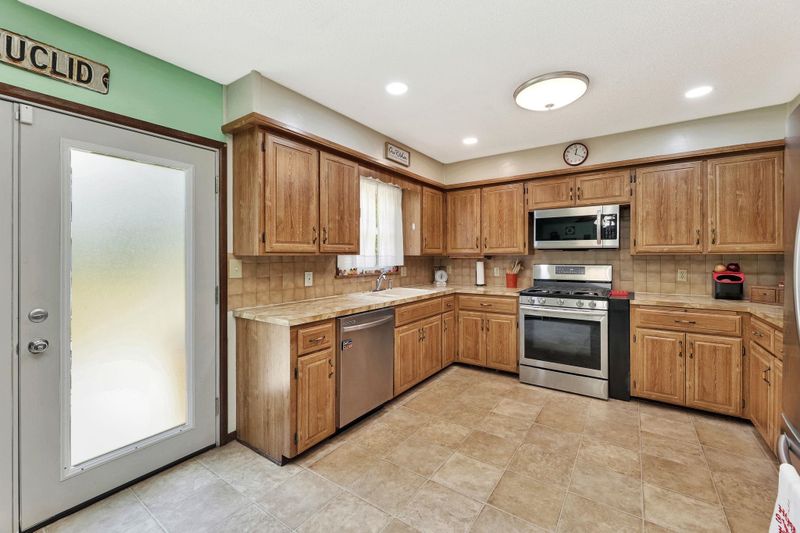 955 E Kristen Rd, Derby, KS 67037