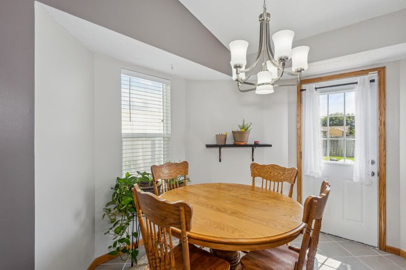 1319 E Lonna St, Haysville, KS 67060