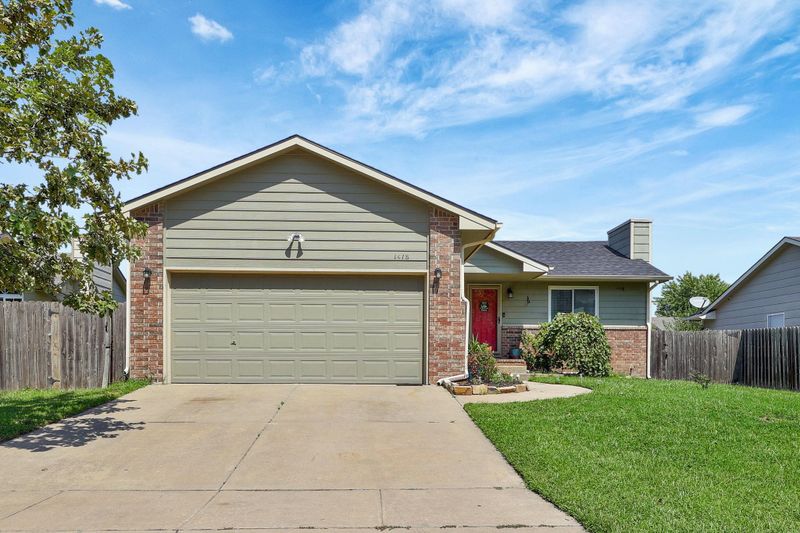 1418 E 45th St S, Wichita, KS 67216