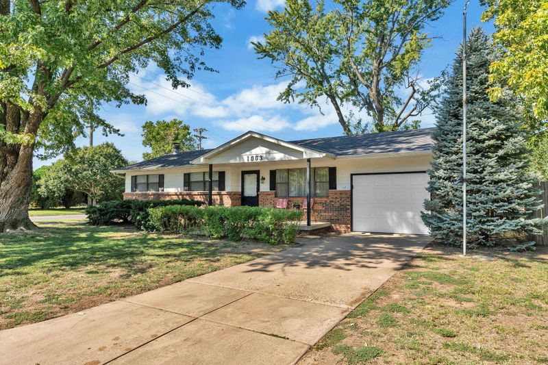 1003 N Doris St, Wichita, KS 67212