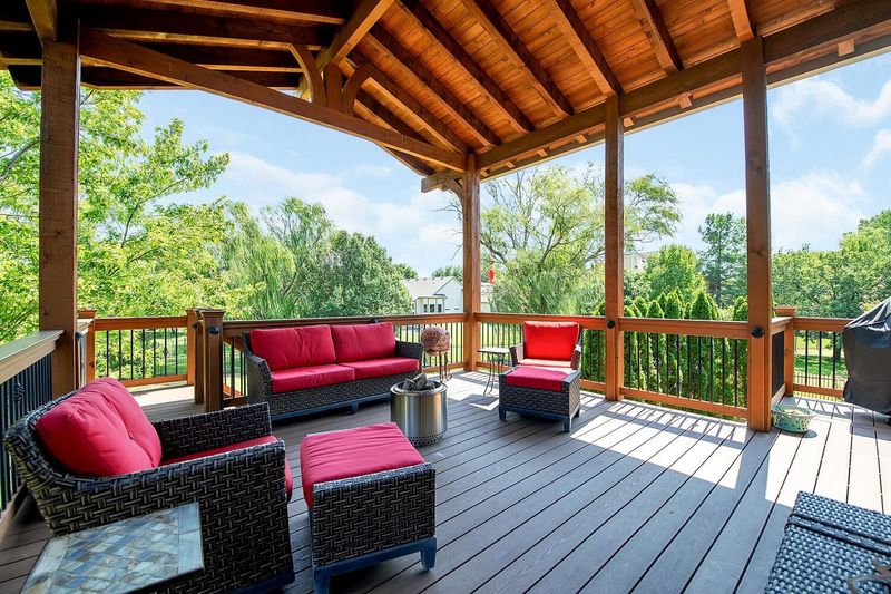 234 S Lakeside Dr, Andover, KS 67002