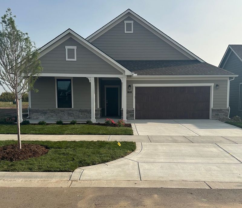 735 E Lexington Ln, Andover, KS 67002