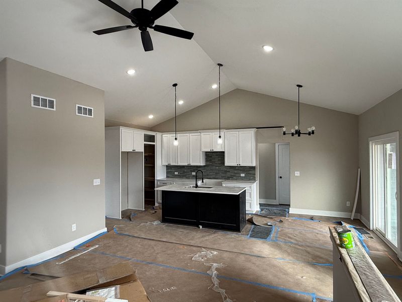 129 E Poplar Ct, Goddard, KS 67052