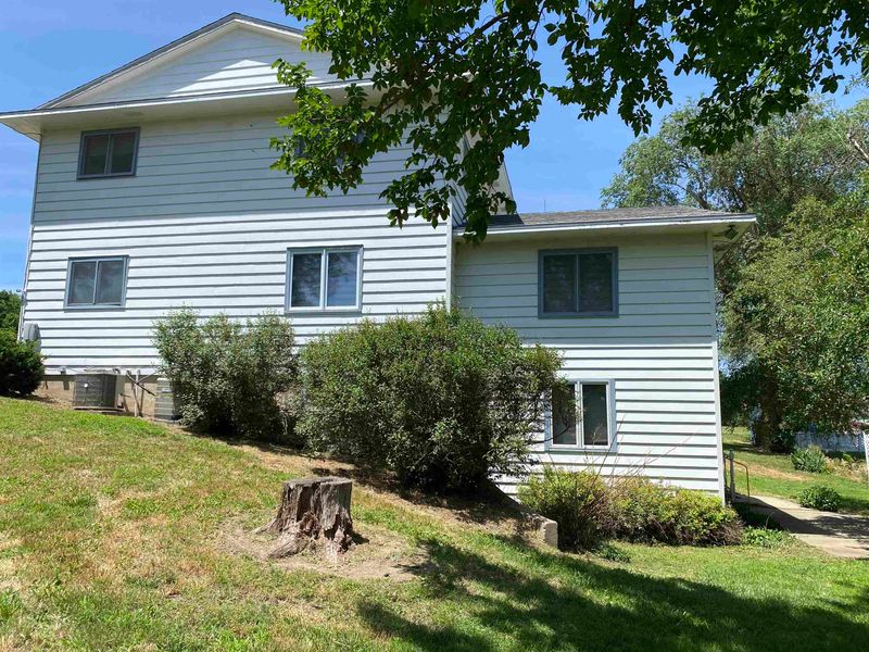 103 Courtland, Clifton, KS 66937