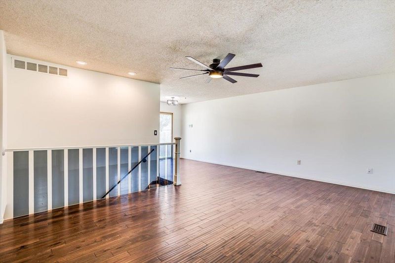 208 N Dexter Ave, Valley Center, KS 67147