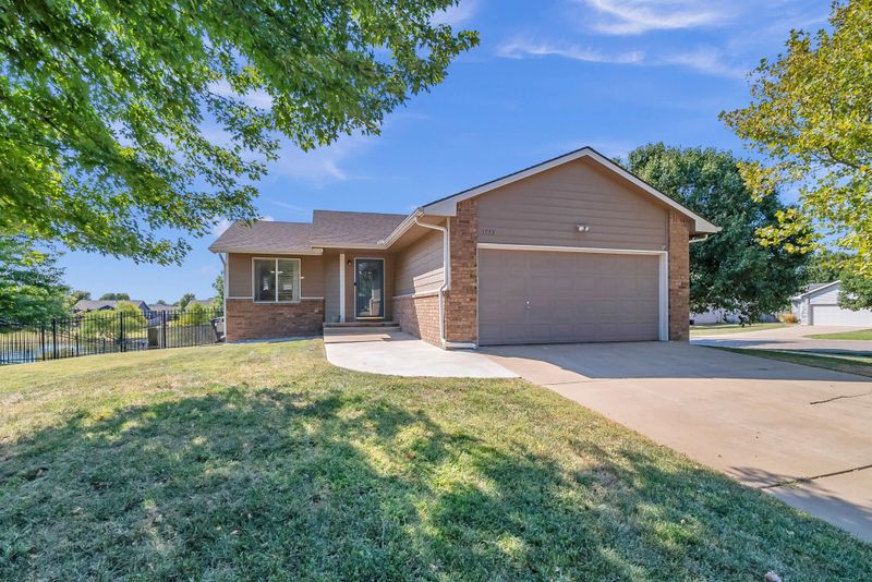 1733 N Blue Ridge Ct, Mulvane, KS 67110-9258