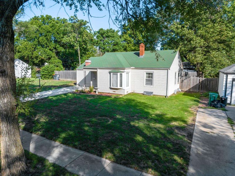2316 E Rivera St, Wichita, KS 67211