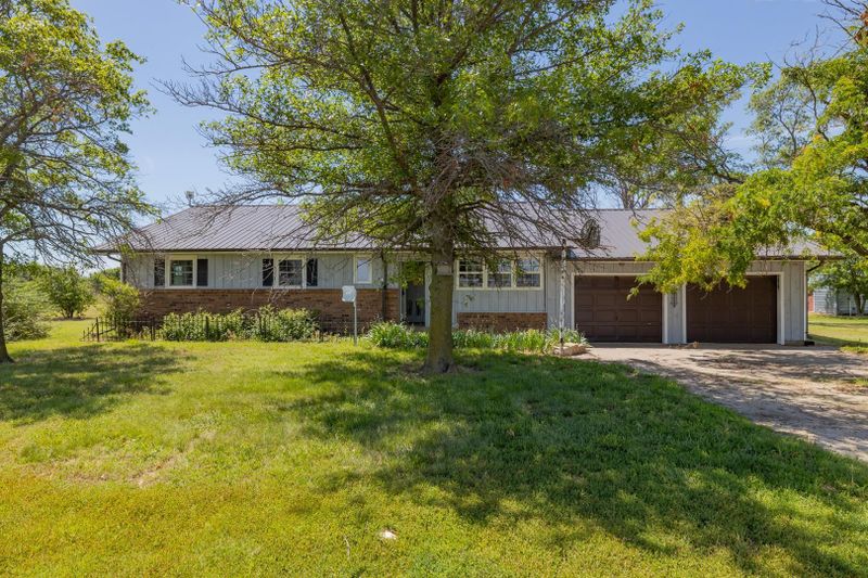 13225 SW 60th St, Halstead, KS 67056