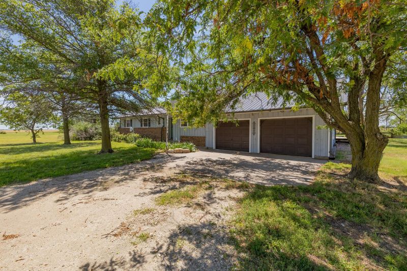13225 SW 60th St, Halstead, KS 67056