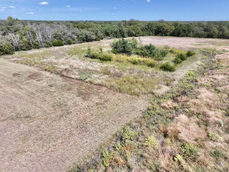 12404 N Webb Rd, Valley Center, KS 67147
