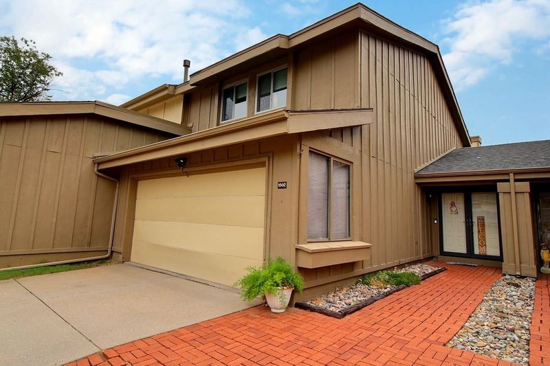 8201 E Harry St #1502, Wichita, KS 67207