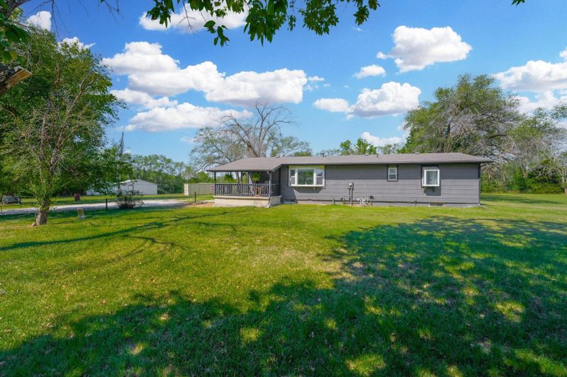 11691 S Greenwich Rd, Mulvane, KS 67110