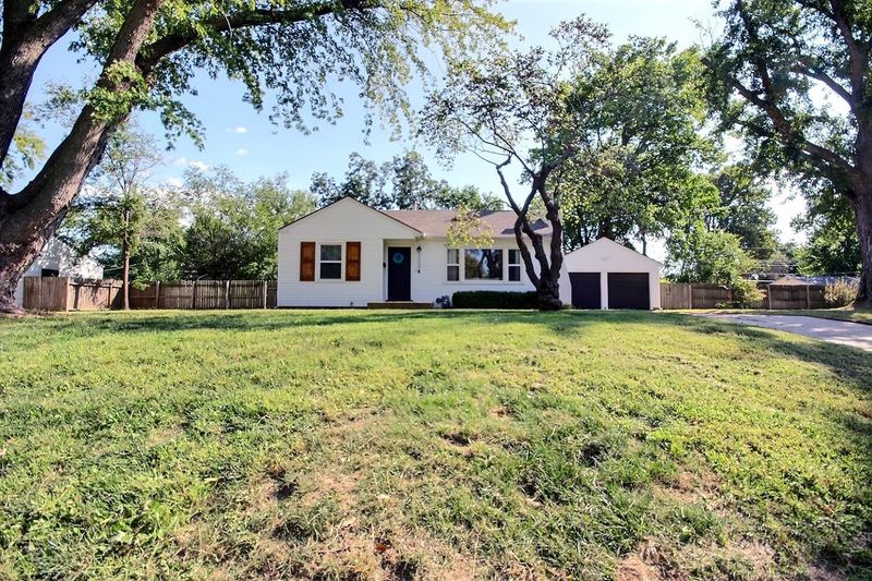 3009 E Evans St, Wichita, KS 67216