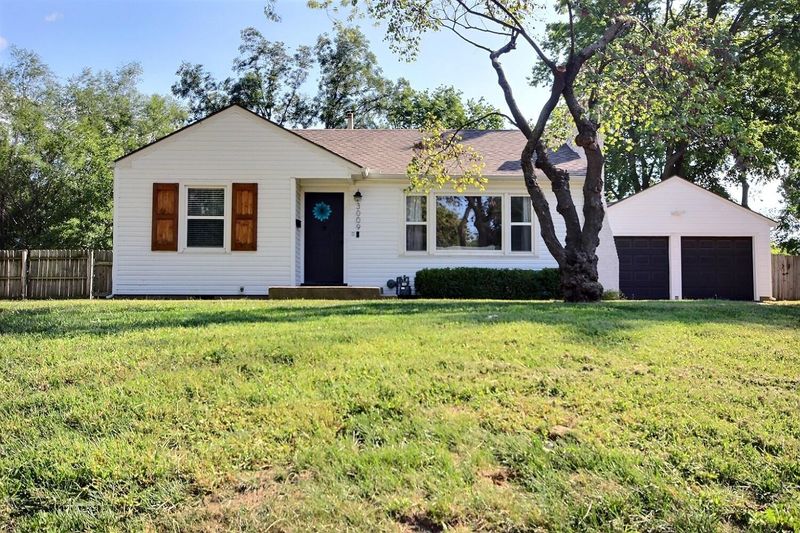 3009 E Evans St, Wichita, KS 67216
