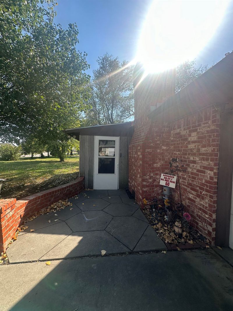 1623 N Prairie Creek Rd, Andover, KS 67002