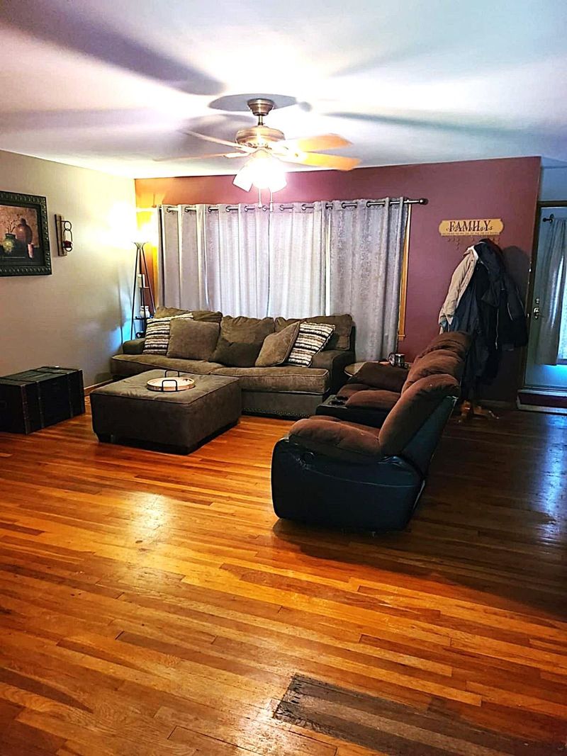 821 E Kirwin Ave, Salina, KS 67401