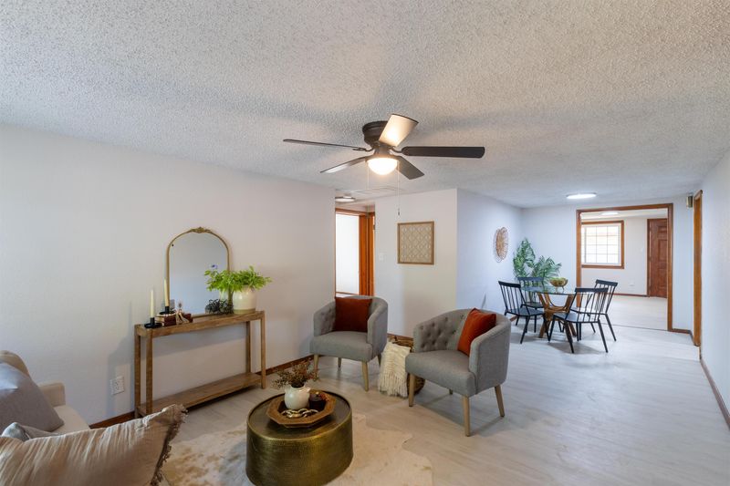 2001 S Estelle St, Wichita, KS 67211