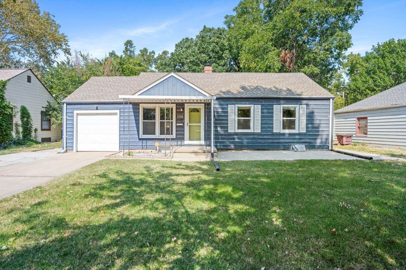 2208 E Mesita Dr, Wichita, KS 67211