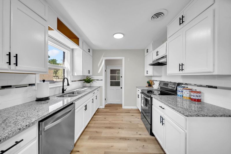 3111 E Menlo St, Wichita, KS 67211