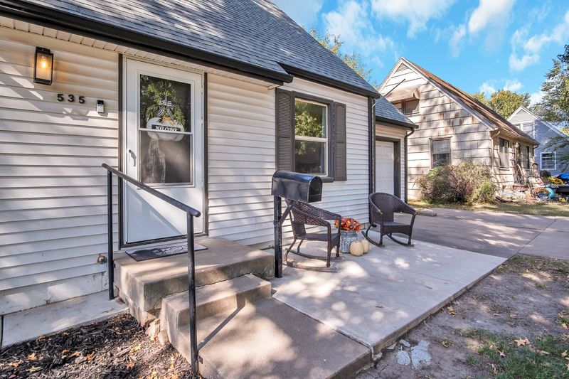 535 S Lakeview Dr, Derby, KS 67037