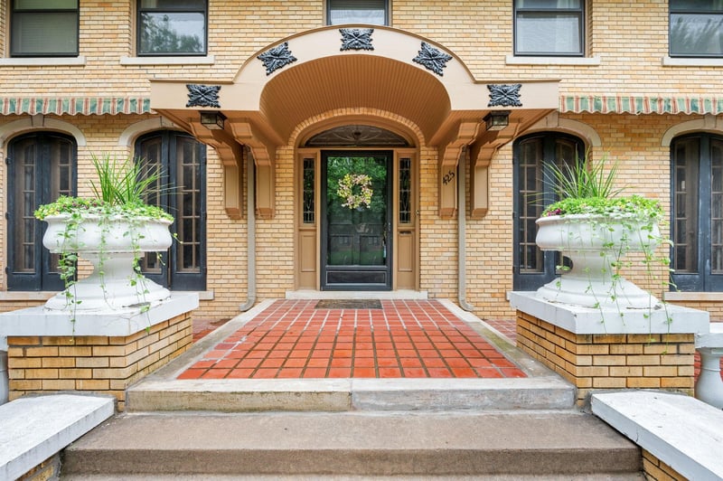 425 N Belmont Ave, Wichita, KS 67208