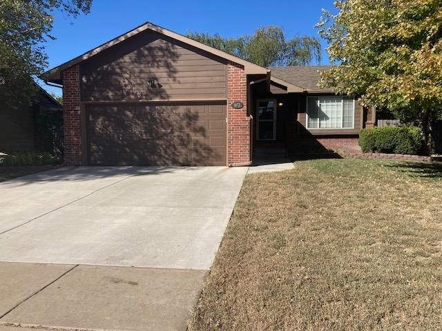1672 E Winterset, Goddard, KS 67052