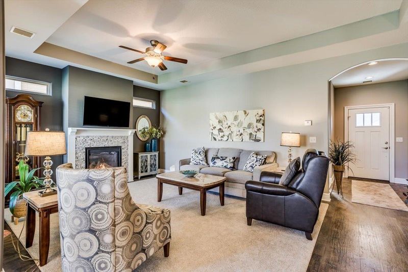 1012 E Twisted Oak Rd, Derby, KS 67037
