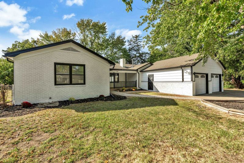 113 N Byron Rd, Wichita, KS 67212