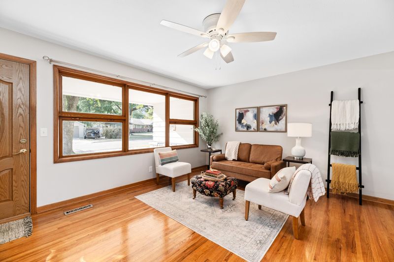 1310 N Lakeview Dr, Derby, KS 67037