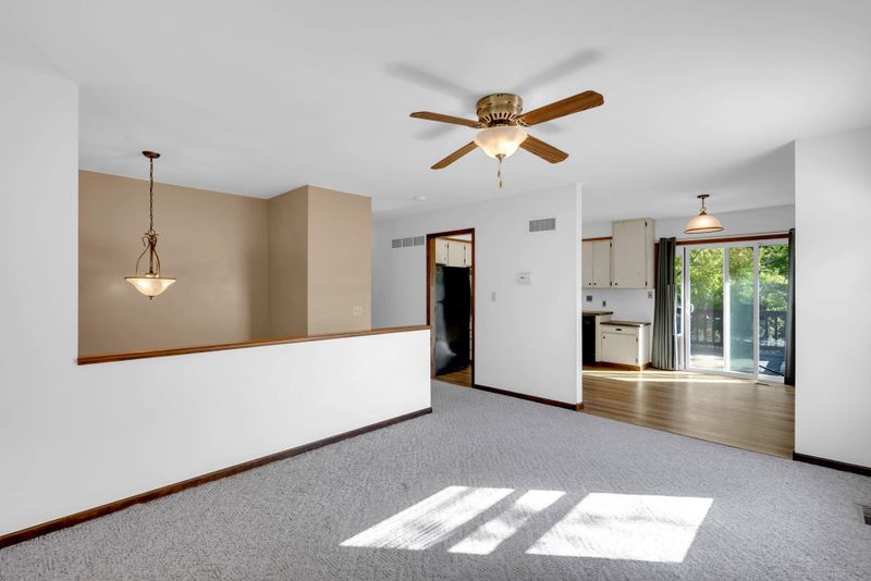 204 S Roupp St, Hesston, KS 67062