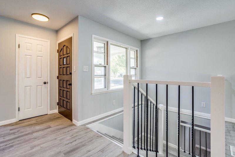 8413 E Bayley St, Wichita, KS 67207