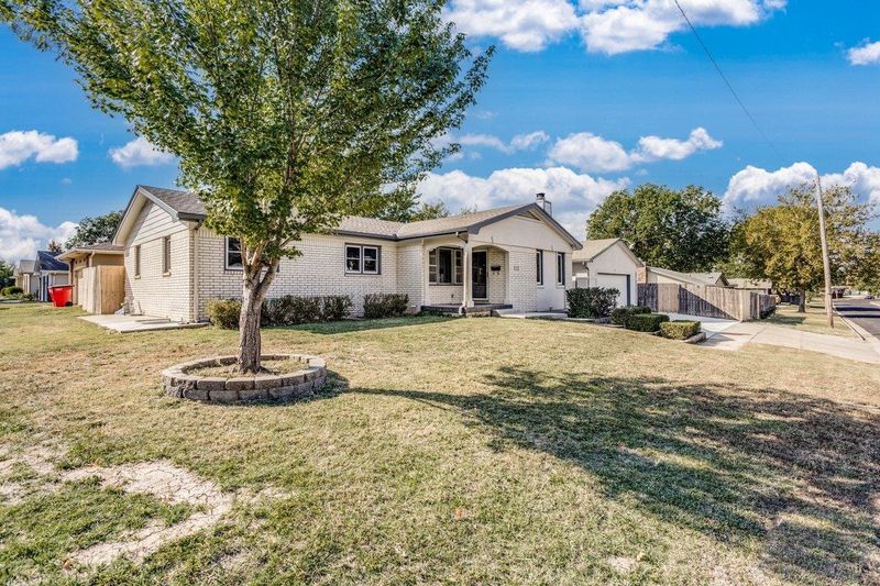 8413 E Bayley St, Wichita, KS 67207