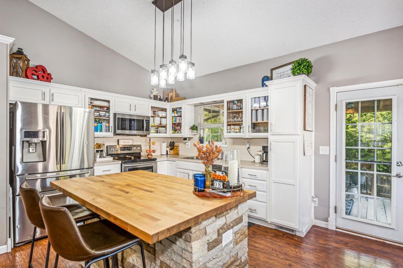 1633 N Prairie Run Cir, Mulvane, KS 67110