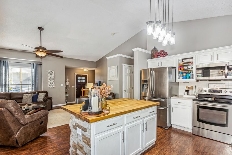 1633 N Prairie Run Cir, Mulvane, KS 67110