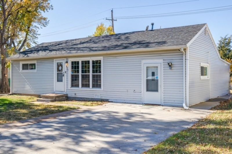 830 Willow, Salina, KS 67401