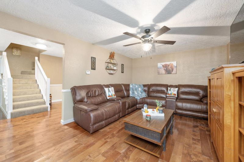 407 E 5th St, Newton, KS 67114