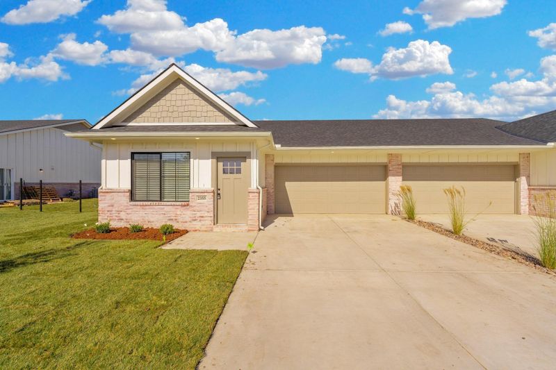 2340 S Spring Hill Ct, Goddard, KS 67052