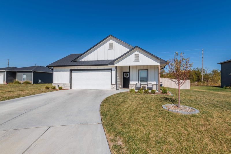7468 E Pheasant Ridge St, Bel Aire, KS 67226